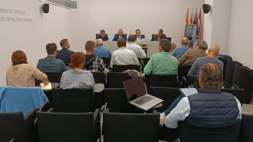 Las organizaciones empresariales tienden la mano a colaborar en la inserción laboral de los migrantes llegados a Mora de Rubielos