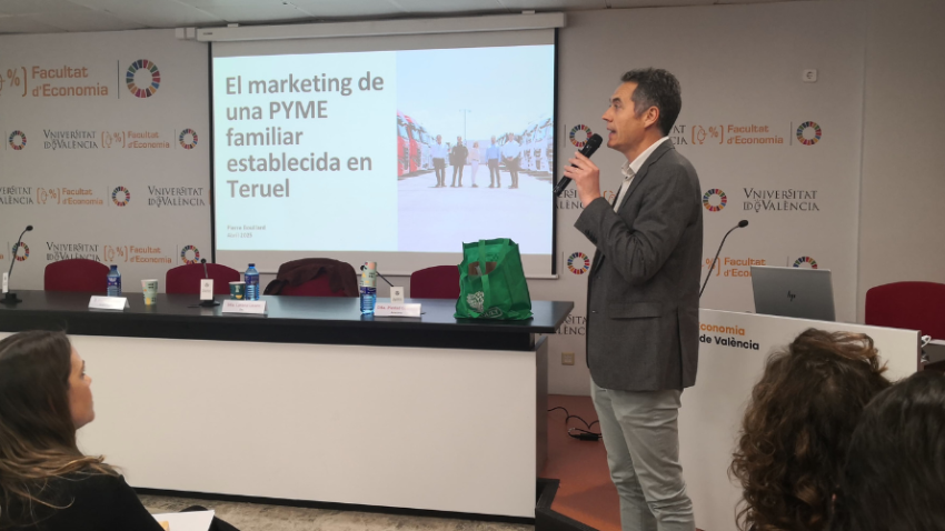 El Grupo FANDOS participa en los seminarios del Máster en Marketing e Investigación de Mercados de la Universitat de València