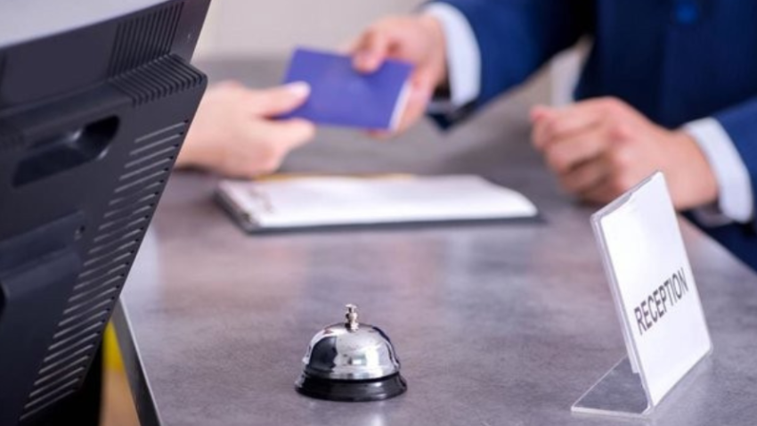 Audidat alerta de la prohibición de solicitar copia del DNI o pasaporte en hospedajes