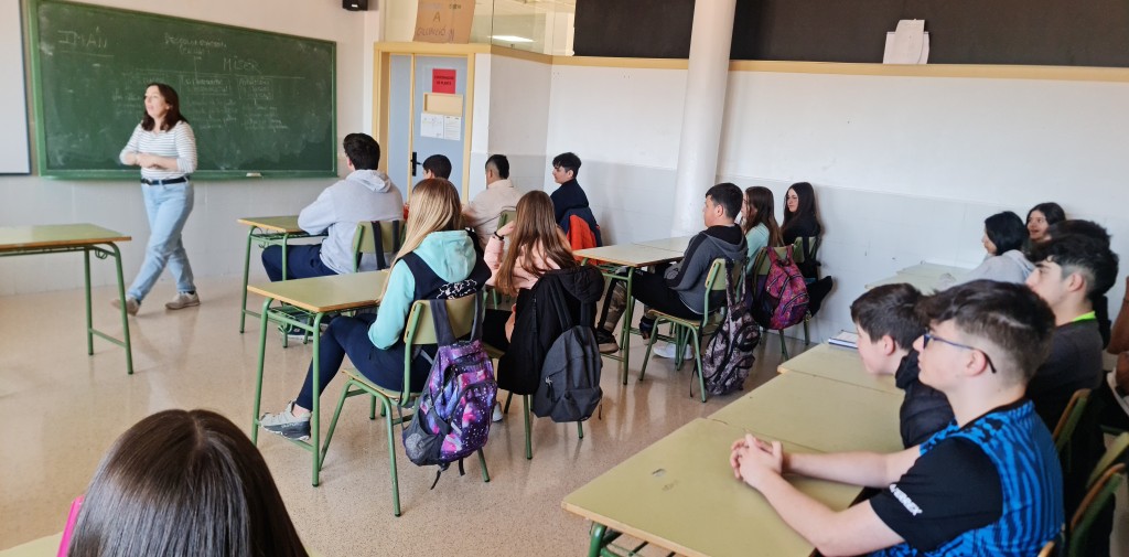 La Asociación Provincial Comercio Teruel imparte una charla en el IES Gúdar – Javalambre para promover el comercio local