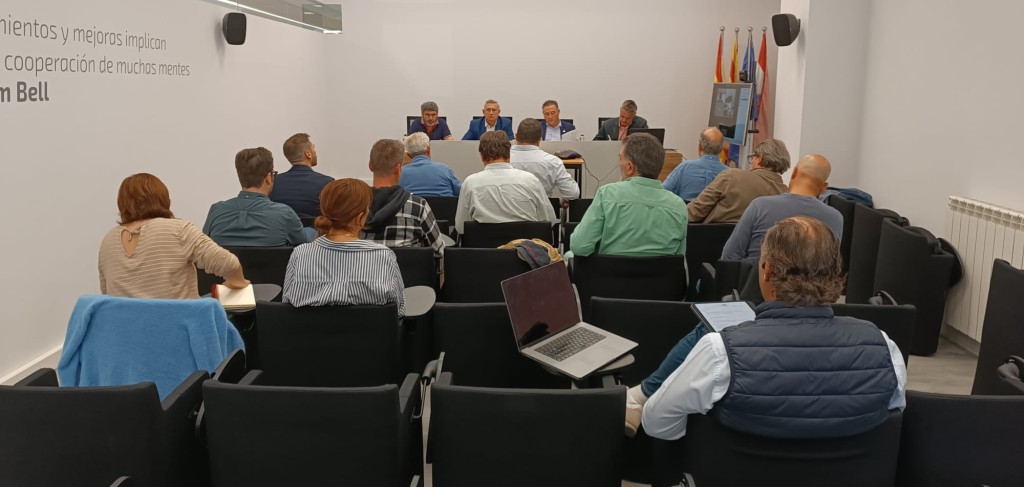 Las organizaciones empresariales tienden la mano a colaborar en la inserción laboral de los migrantes llegados a Mora de Rubielos