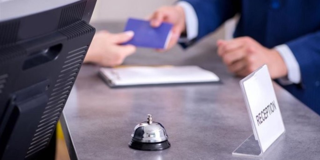 Audidat alerta de la prohibición de solicitar copia del DNI o pasaporte en hospedajes